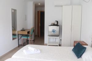 Hotel CALPE的厨房或小厨房