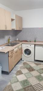 Kuchyň nebo kuchyňský kout v ubytování Casa Muresan + 21 fotografií