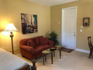 Foto de la galería de Spacious with Efficiency Suite-separate entry 543 en Sampson