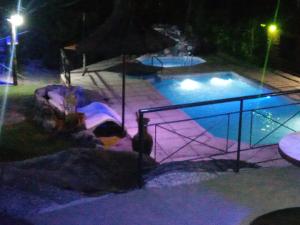 Hồ bơi trong/gần Cabañas Layken