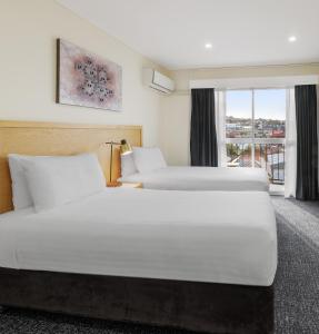 Postel nebo postele na pokoji v ubytování Best Western Hobart