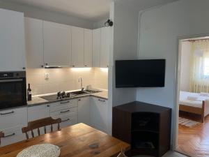 Kuchyňa alebo kuchynka v ubytovaní Apartments Jere