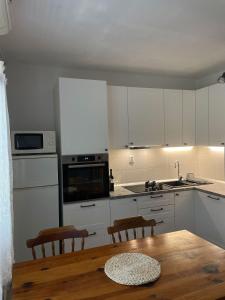 Kuchyňa alebo kuchynka v ubytovaní Apartments Jere
