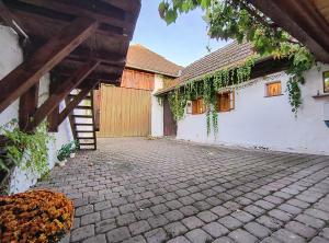 Το κτήριο όπου στεγάζεται  το δωμάτιο σε οικογενειακή κατοικία