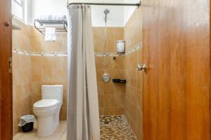 Imagen de la galería de 2BR Mar Chiquita Oceanfront apt with pool, en Manatí