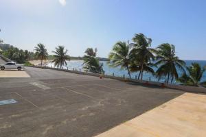 Imagen de la galería de 2BR Mar Chiquita Oceanfront apt with pool, en Manatí