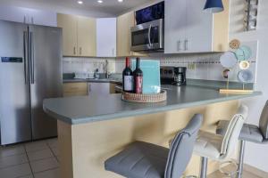 Imagen de la galería de 2BR Mar Chiquita Oceanfront apt with pool, en Manatí