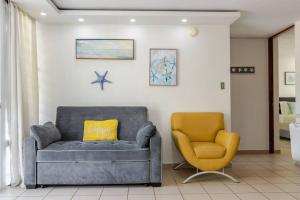 Imagen de la galería de 2BR Mar Chiquita Oceanfront apt with pool, en Manatí
