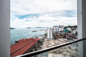 Nespecifikovaný výhled na moře nebo výhled na moře při pohledu z hotelu