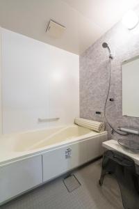 Ένα μπάνιο στο THE Shelbourne Furano