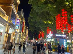 Gostje med bivanjem v nastanitvi Super Time Trendy Design Hotel Guangzhou Beijing Road Pedestrian Street Dafo Temple Branch
