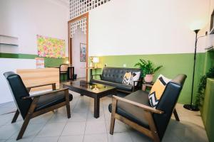 Posezení v ubytování Swing & Pillows - 75 Chulia St, Georgetown Penang