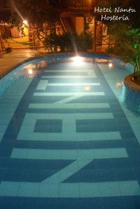 สระว่ายน้ำที่อยู่ใกล้ ๆ หรือใน Hotel Nantu Hostería