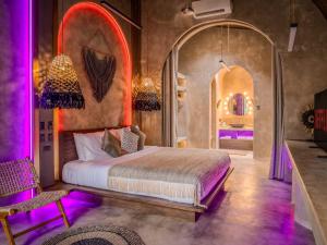 Postel nebo postele na pokoji v ubytování Diwatu Villas + 37 fotografií
