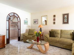 Posezení v ubytování Holiday Home in Brtonigla with Private Pool
