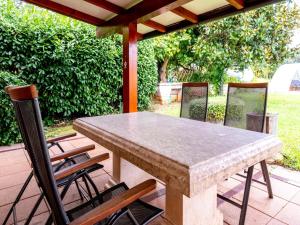 Patio nebo venkovní prostory v ubytování Holiday Home in Brtonigla with Private Pool