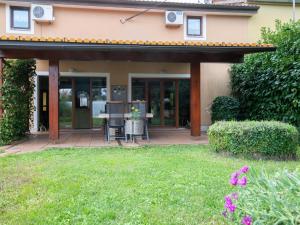 Zahrada ubytování Holiday Home in Brtonigla with Private Pool