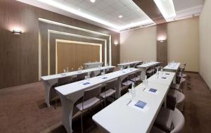 Área de negócios e/ou sala de conferências em Radisson Blu Belo Horizonte Savassi
