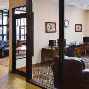 Posezení v ubytování Radisson Hotel Bismarck
