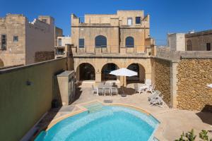 Bazén v ubytování OneFifty Holiday Home nebo v jeho okolí