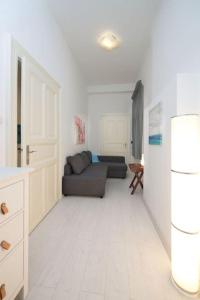 Spacious Apartment nearby Parliament 1137 Budapest, Katona József utca 17 kép - 2