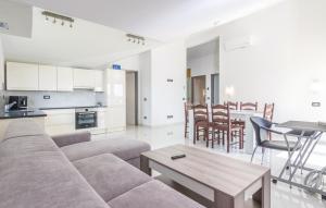 Kuchyňa alebo kuchynka v ubytovaní Funtana Appartements an der 1 Reihe vom Meer