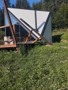 Κήπος έξω από το Casa din Curtea cu cai