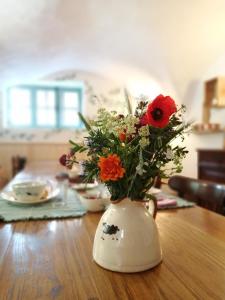 Afbeelding uit fotogalerij van Domaine du Val des Nymphes - Chambres d'hôtes in La Garde-Adhémar