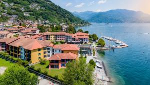 miasto na brzegu wody w obiekcie Hapimag Apartments Cannero w mieście Cannero Riviera +17 zdjęć