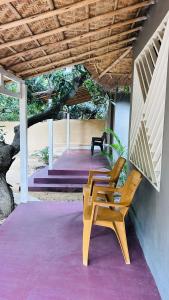 Μπαλκόνι ή βεράντα στο Hampi Village Resort & Tutti Cafe