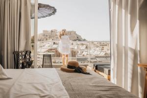 Kép Sunlit Suite with Jacuzzi & Acropolis View szállásáról Athénban a galériában