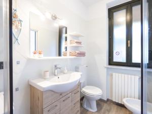 A bathroom at Apartment Le Margherita - SLR266 by Interhome