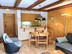 Zona de estar de Apartment Parc C013 by Interhome
