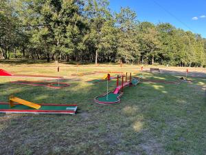 Herní místnost nebo prostor pro děti v ubytování Camping les petites minaudières