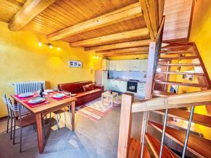 Kuchyň nebo kuchyňský kout v ubytování Holiday Home Le Baite di Bodone-1 by Interhome