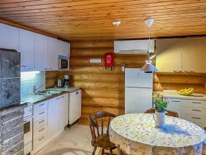 Køkken eller tekøkken på Holiday Home Suviranta by Interhome