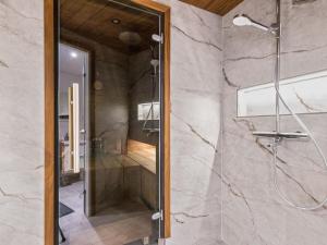 Koupelna v ubytování Holiday Home Kevinlevi by Interhome