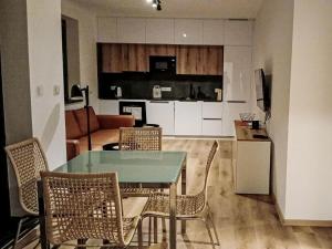 Kuchyň nebo kuchyňský kout v ubytování Apartment Černý Důl-3 by Interhome