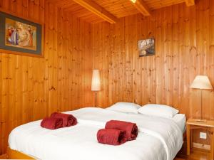 Postel nebo postele na pokoji v ubytování Chalet Chalet Seravalle by Interhome