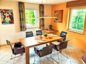Ruang duduk di Chalet Astrid by Interhome
