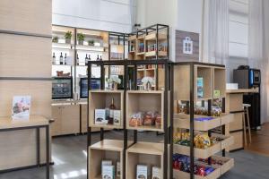 Kuchyň nebo kuchyňský kout v ubytování Hilton Garden Inn Florence Novoli