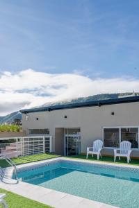 Bazén v ubytování Hotel Libertad nebo v jeho okolí