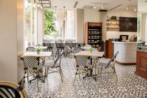 Um restaurante ou outro lugar para comer em Radisson Hotel Panama Canal
