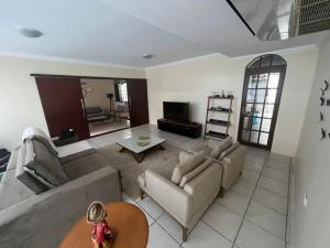Ruang duduk di Quarto próximo a UFPE +3 gambar
