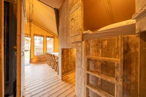 Voodi või voodid majutusasutuse hu Birkelt village toas