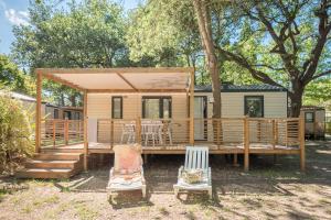 Camping Le Méditerranée Argelès - Domaine piétonnier外面的花园