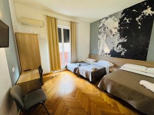 Postel nebo postele na pokoji v ubytování Bovisa House B&B private rooms