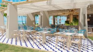 Restaurace v ubytování Dreams Playa Esmeralda Resort & Spa - All Inclusive