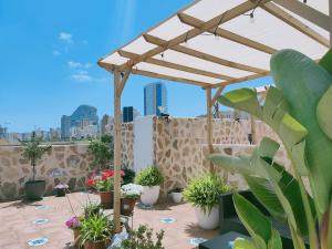 Hotel CALPE外面的花园