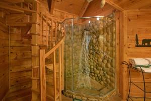 Ένα μπάνιο στο Browns Bear Den #235 +33 φωτογραφίες